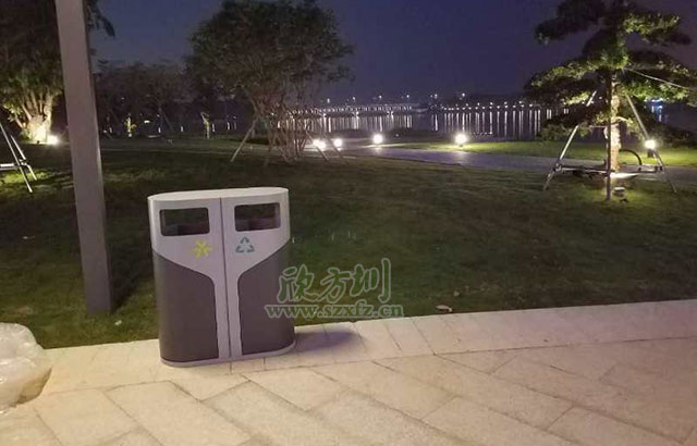 欣方圳戶(hù)外鋼制垃圾桶投放株洲天臺(tái)公園